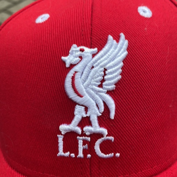 NWT Authentic Liverpool Red/White Adjustable Cap 22/23 - OSFA Brand LFC - Picture 2 of 9